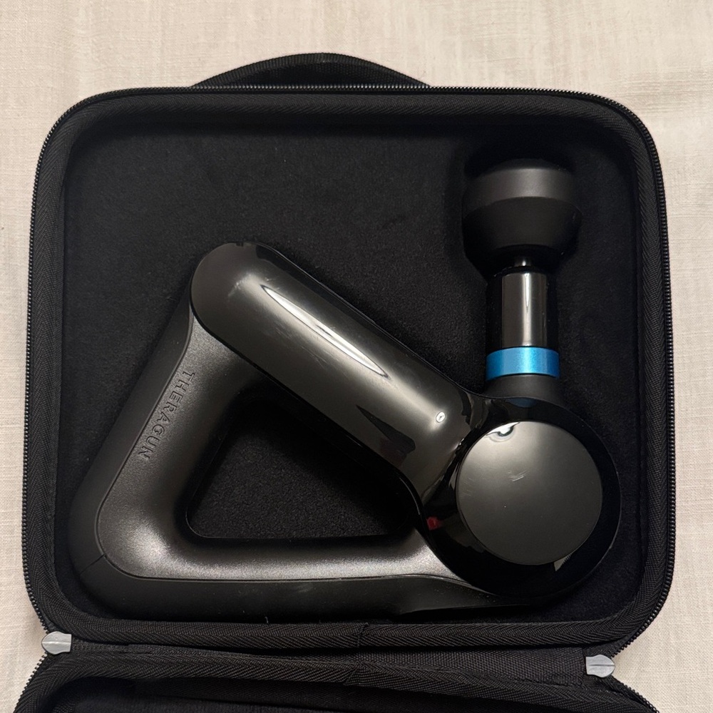 Theragun ELITE Black with charging stand